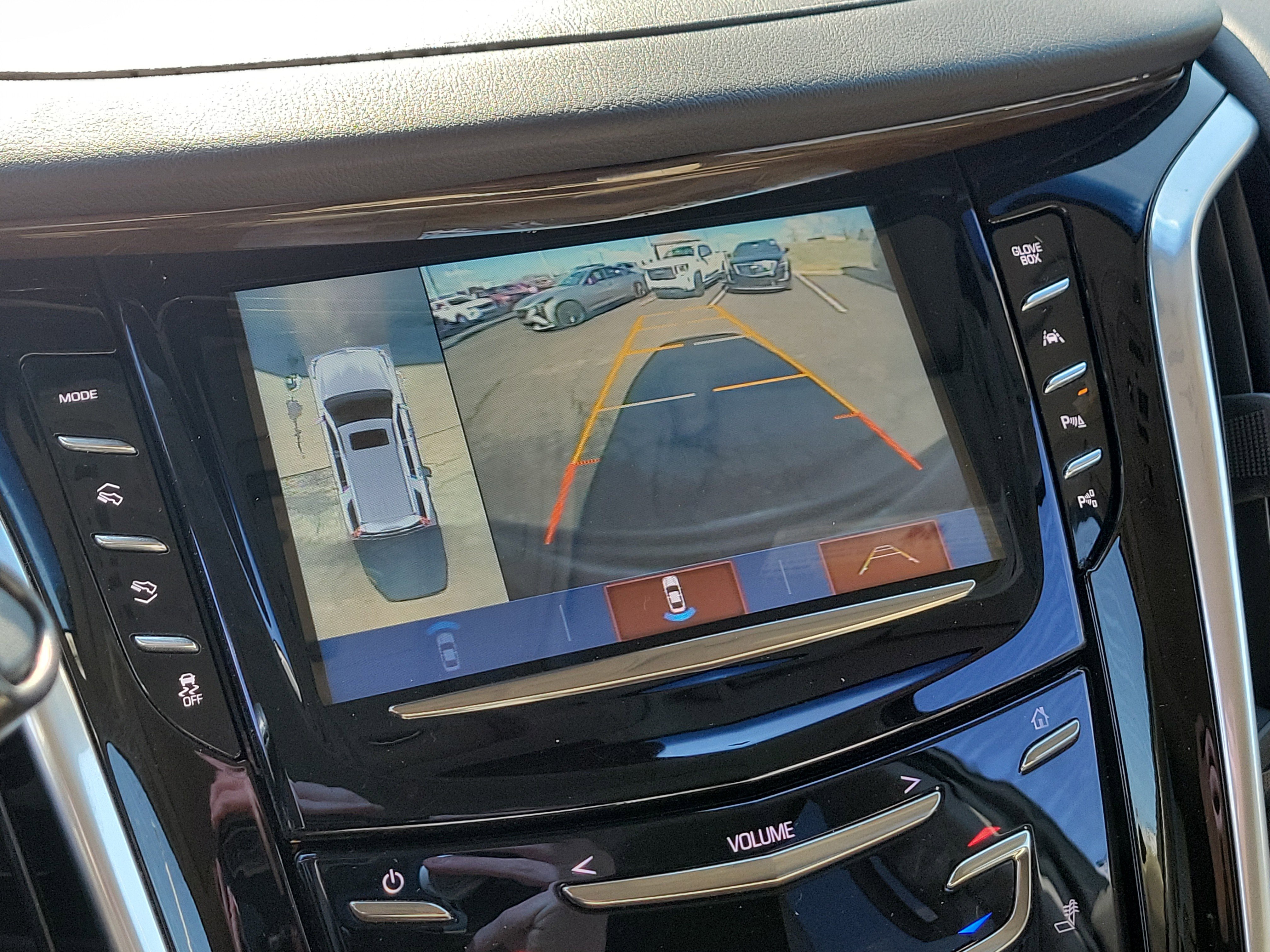 Used 2020 Cadillac Escalade Luxury w/ LPO, Radiant Package image 15