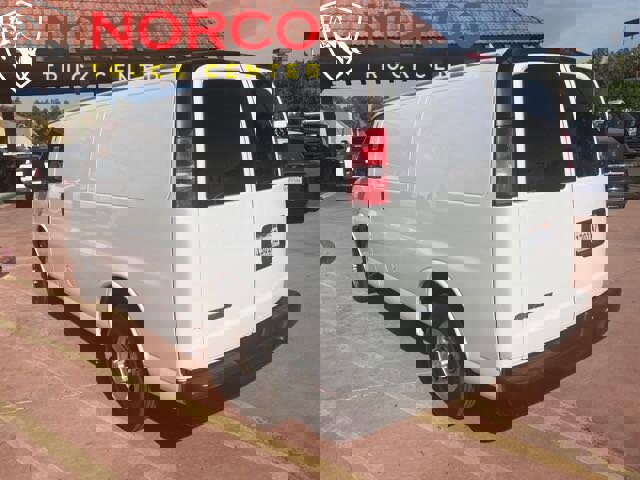 Used 2018 Chevrolet Express 2500 image 21