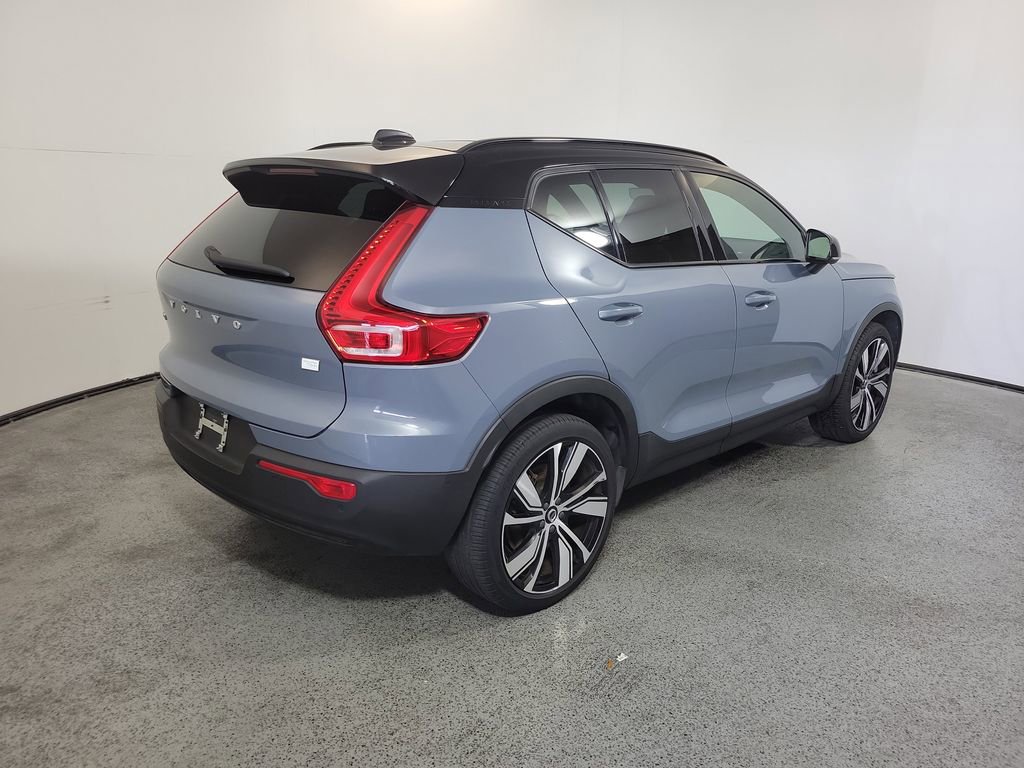 Used 2022 Volvo XC40 P8 Recharge Ultimate image 5