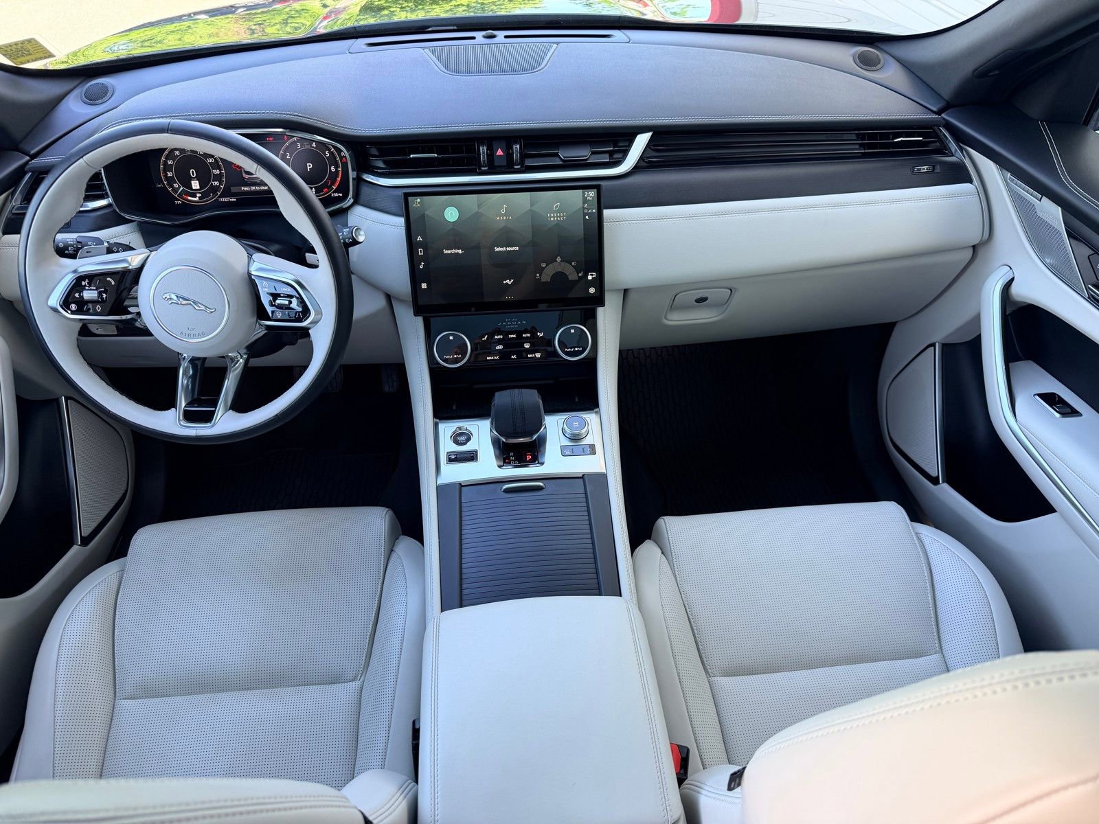 Used 2025 Jaguar F-PACE R-Dynamic S AWD/4WD image 21