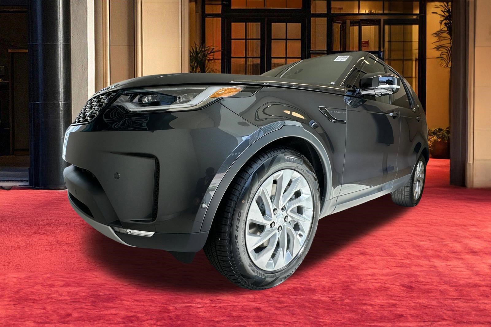 New 2026 Land Rover Discovery S image 2