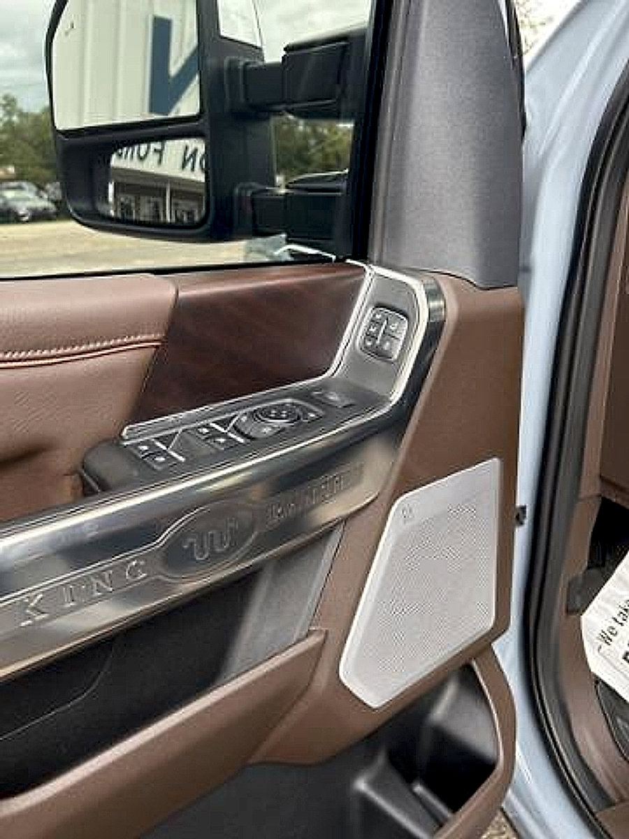 New 2025 Ford F250 King Ranch w/ Chrome Package image 17