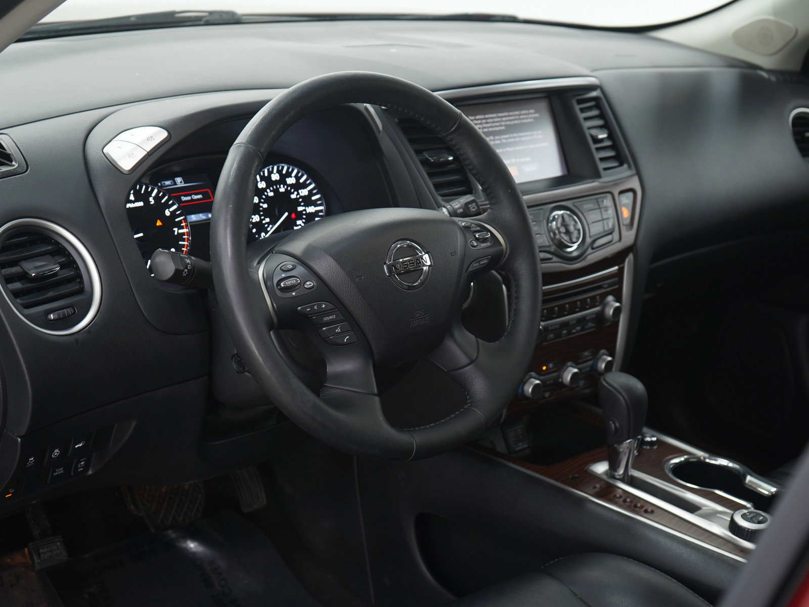 Used 2018 Nissan Pathfinder Platinum image 24