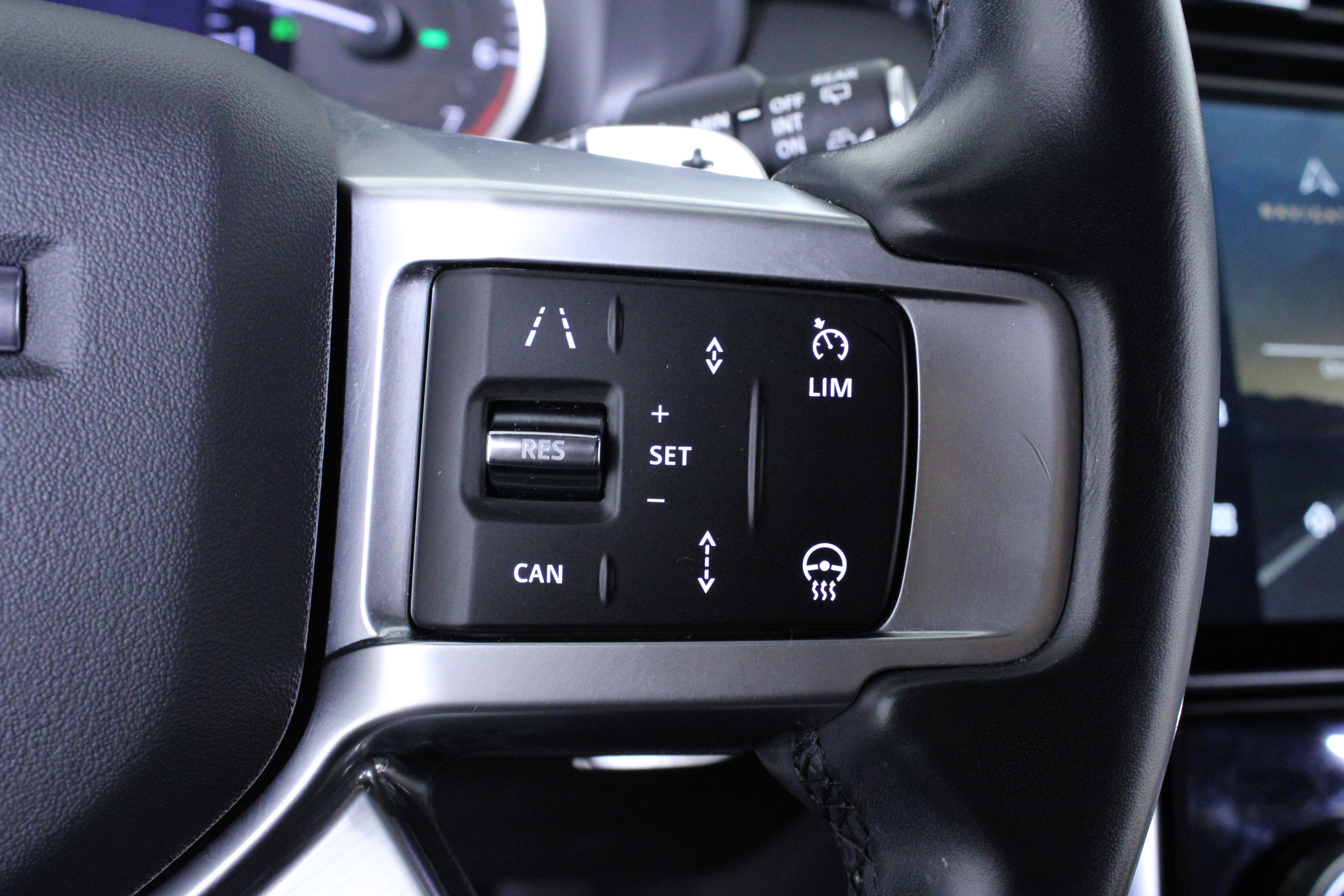 Used 2023 Land Rover Discovery S R-Dynamic image 24