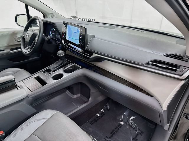 Used 2024 Toyota Sienna Limited AWD/4WD image 32