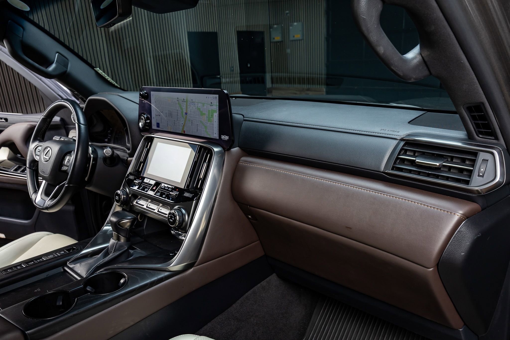 Used 2024 Lexus LX 600 4WD w/ Luxury Package image 18