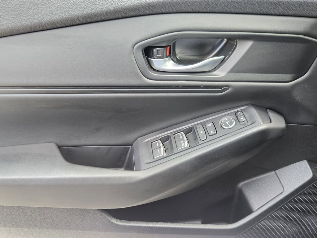 Certified 2025 Honda Accord SE image 27