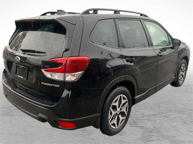 Used 2024 Subaru Forester Premium AWD/4WD image 3