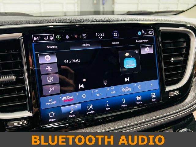Used 2023 Chrysler Pacifica Limited image 6