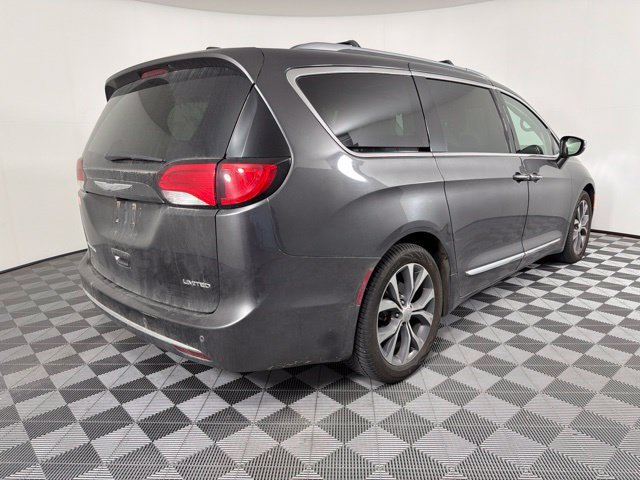Used 2017 Chrysler Pacifica Limited FWD image 6