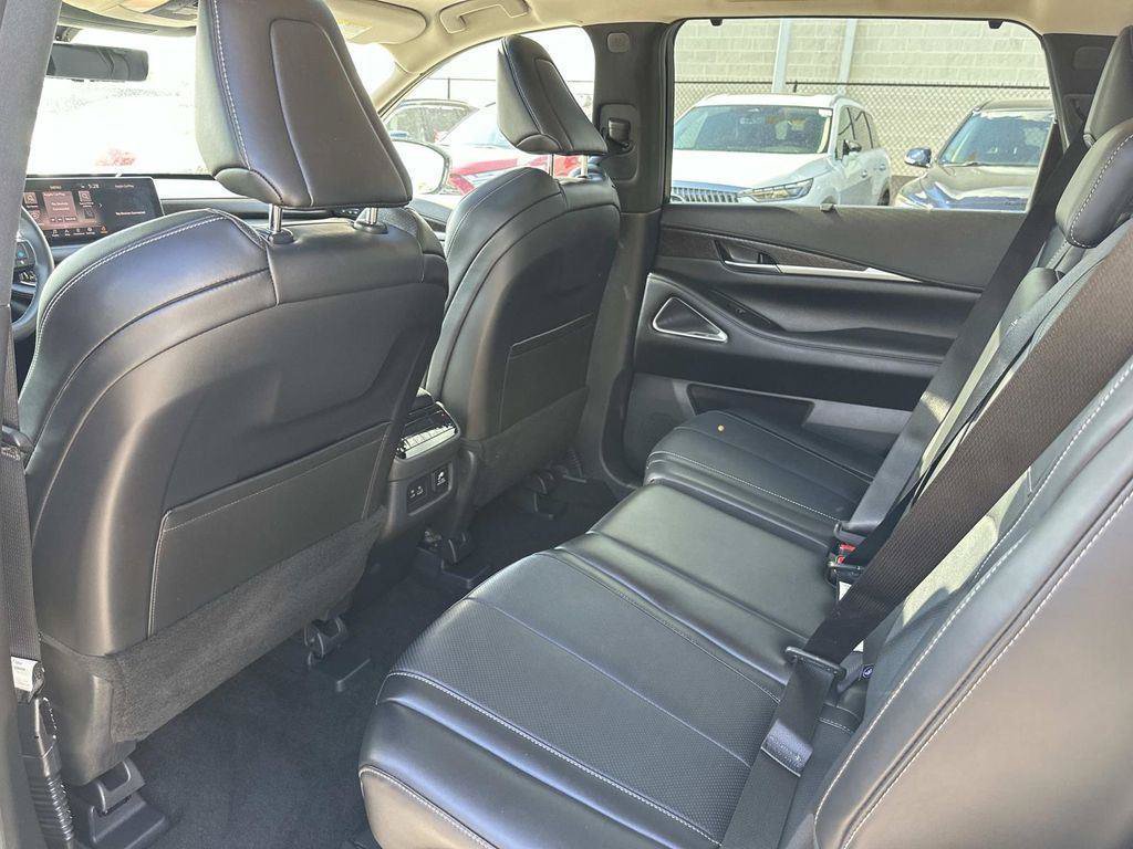 Used 2025 INFINITI QX60 Sensory w/ Vision Package AWD/4WD image 33