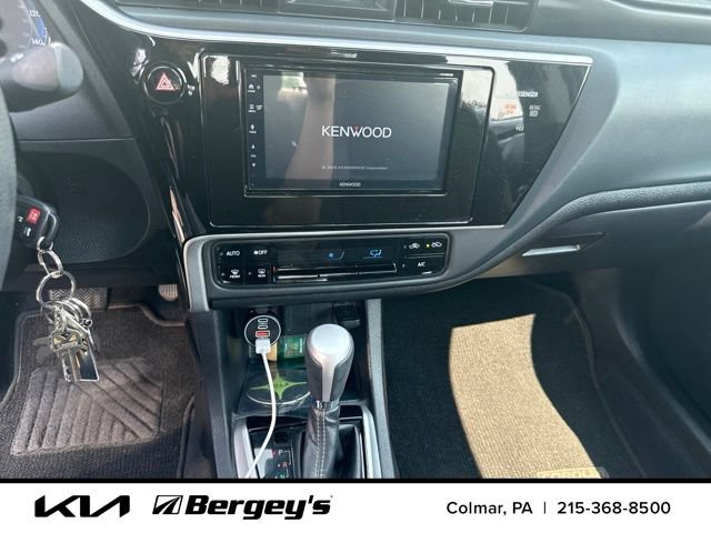 Used 2017 Toyota Corolla LE w/ Carpet Mat Package (TMS) FWD image 10