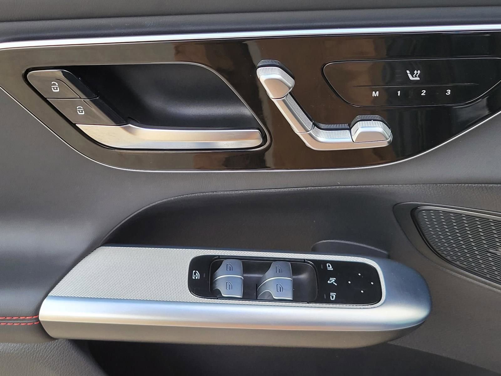 Used 2024 Mercedes-Benz GLC 43 AMG 4MATIC image 21