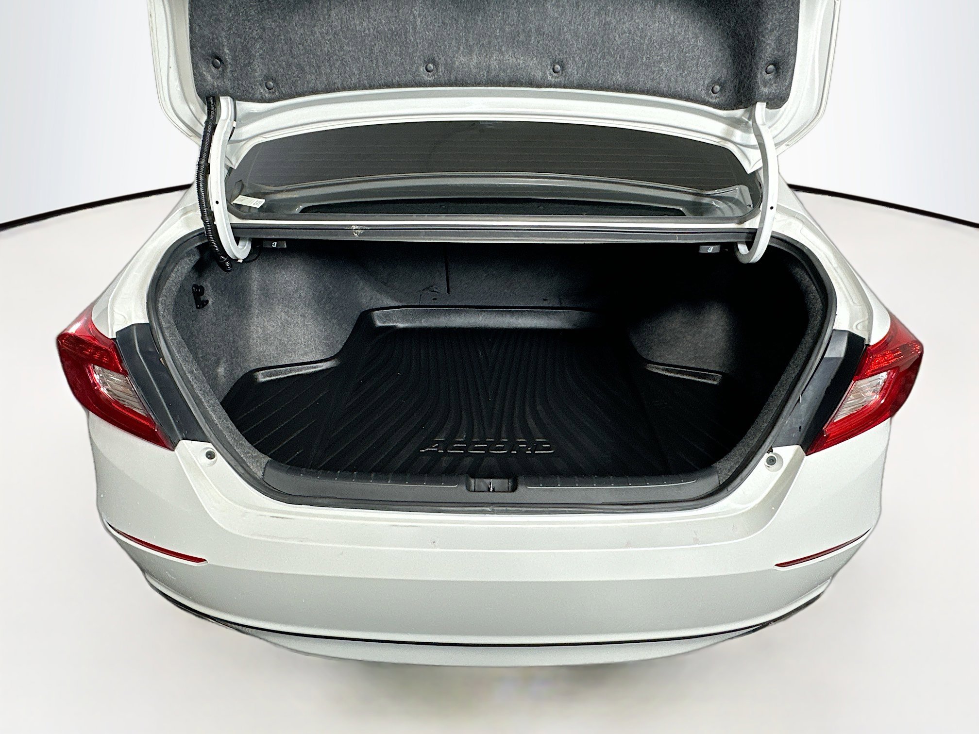 Used 2019 Honda Accord Sport image 28