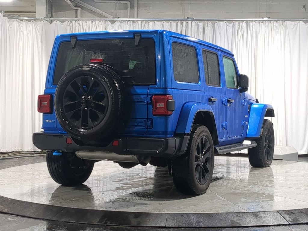 Used 2024 Jeep Wrangler Unlimited Sahara w/ Safety Group image 17