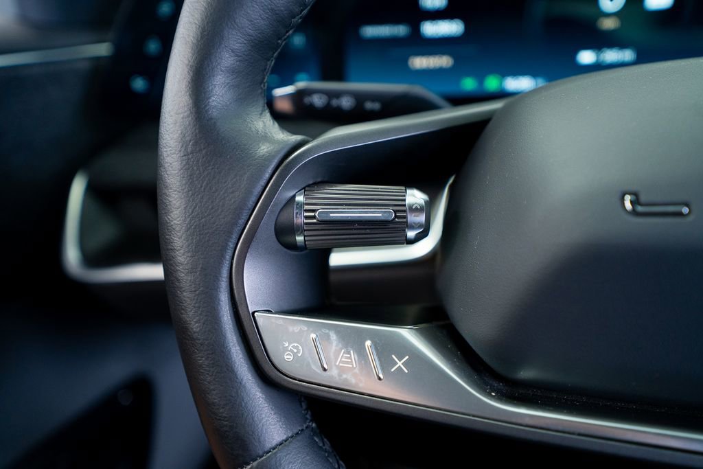 Used 2024 Lucid Air Touring AWD/4WD image 32