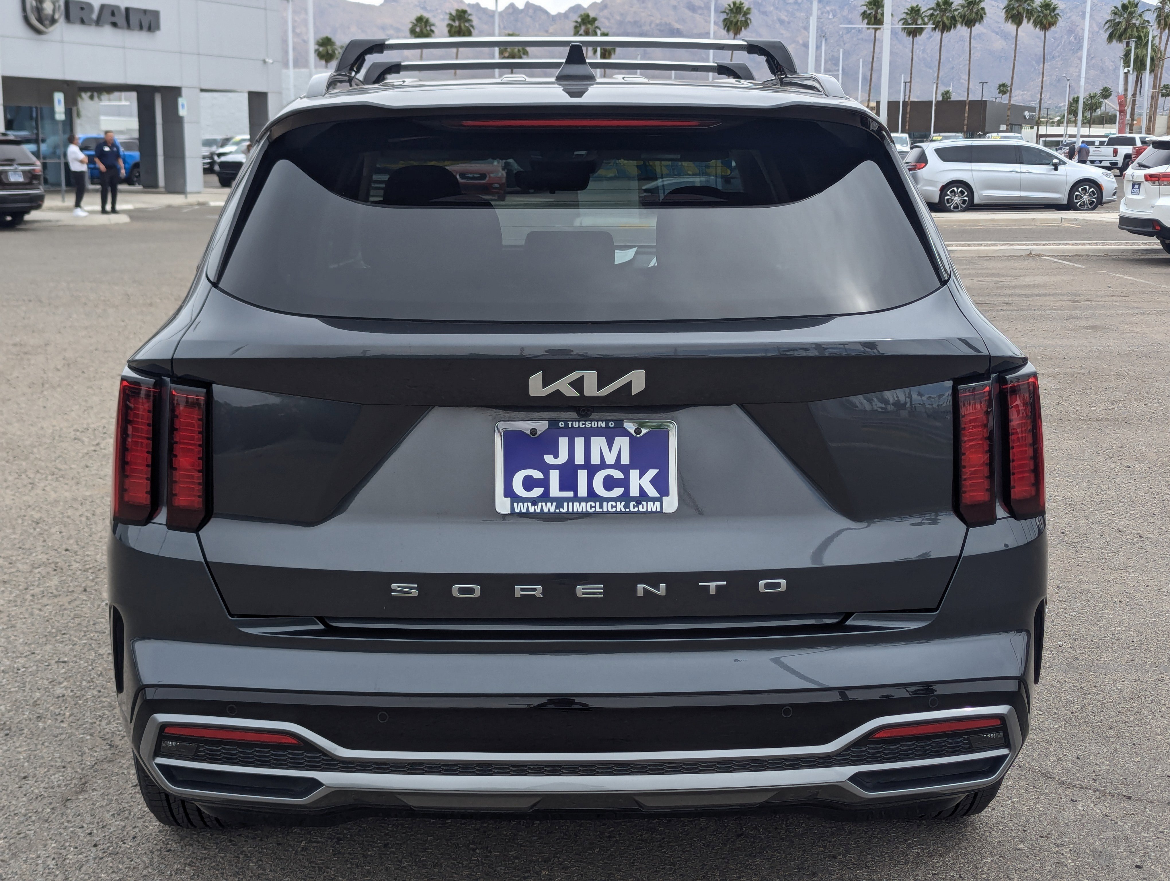 Used 2022 Kia Sorento S image 3