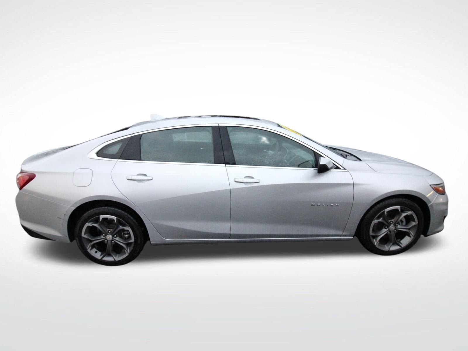 Used 2022 Chevrolet Malibu LT FWD image 2