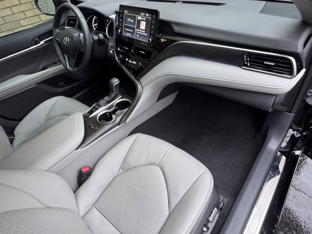 Used 2024 Toyota Camry XLE w/ Cold Weather Package image 8