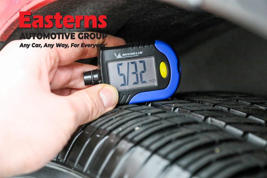 Used 2023 Chrysler Pacifica Touring-L image 28