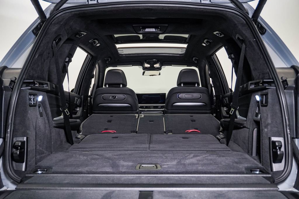 Used 2024 BMW X7 M60i w/ Executive Package image 26