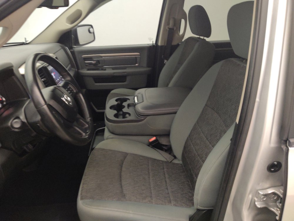 Used 2019 RAM 1500 Classic SLT w/ Luxury Group RWD image 17