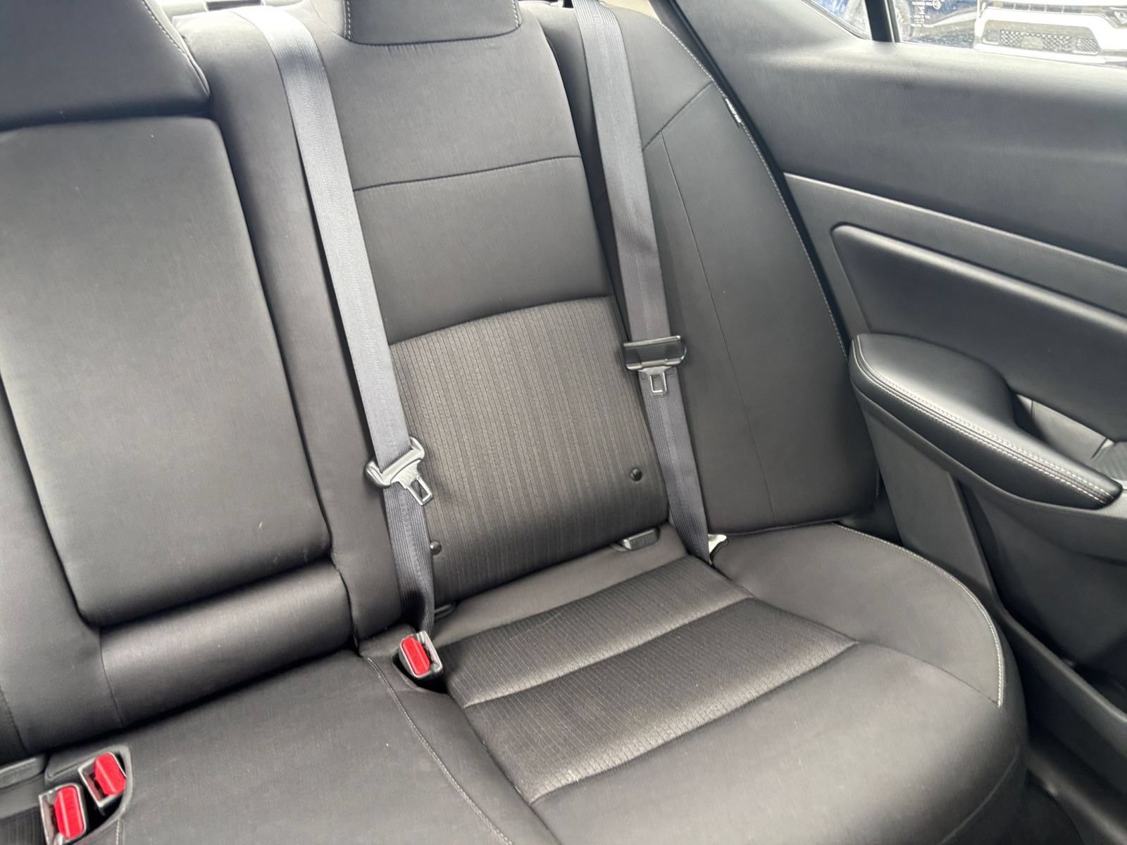 Used 2025 Nissan Altima 2.5 SV FWD image 32