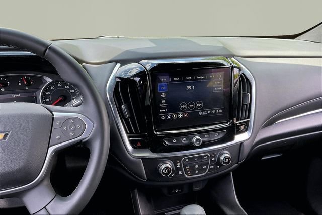 Used 2023 Chevrolet Traverse LT FWD image 9
