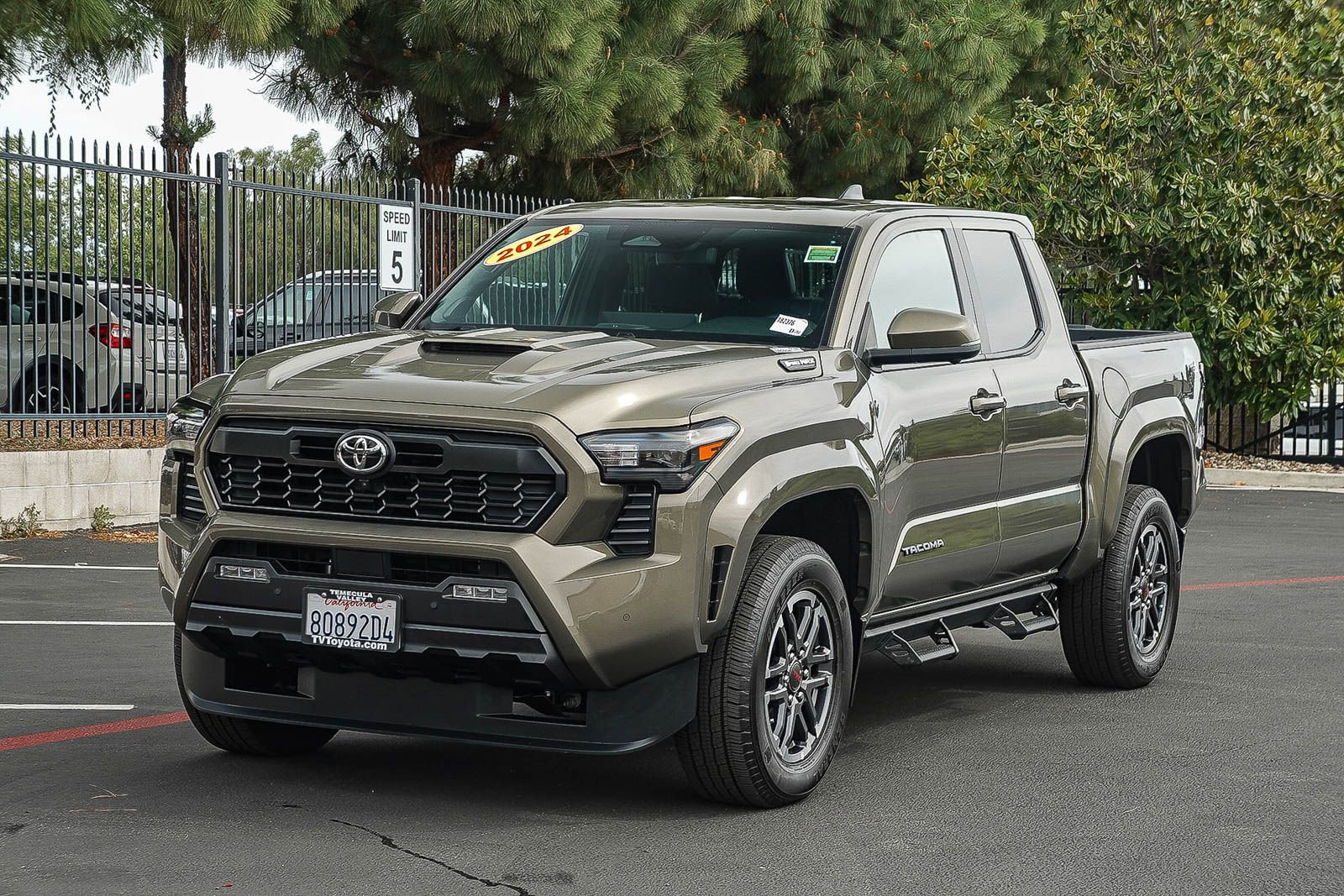 Certified 2024 Toyota Tacoma TRD Sport w/ TRD Sport Premium Package AWD/4WD image 3