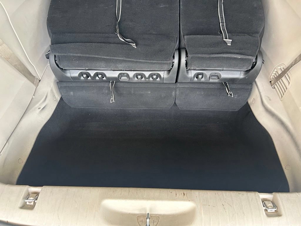 Used 2021 Chrysler Voyager Lxi FWD image 32
