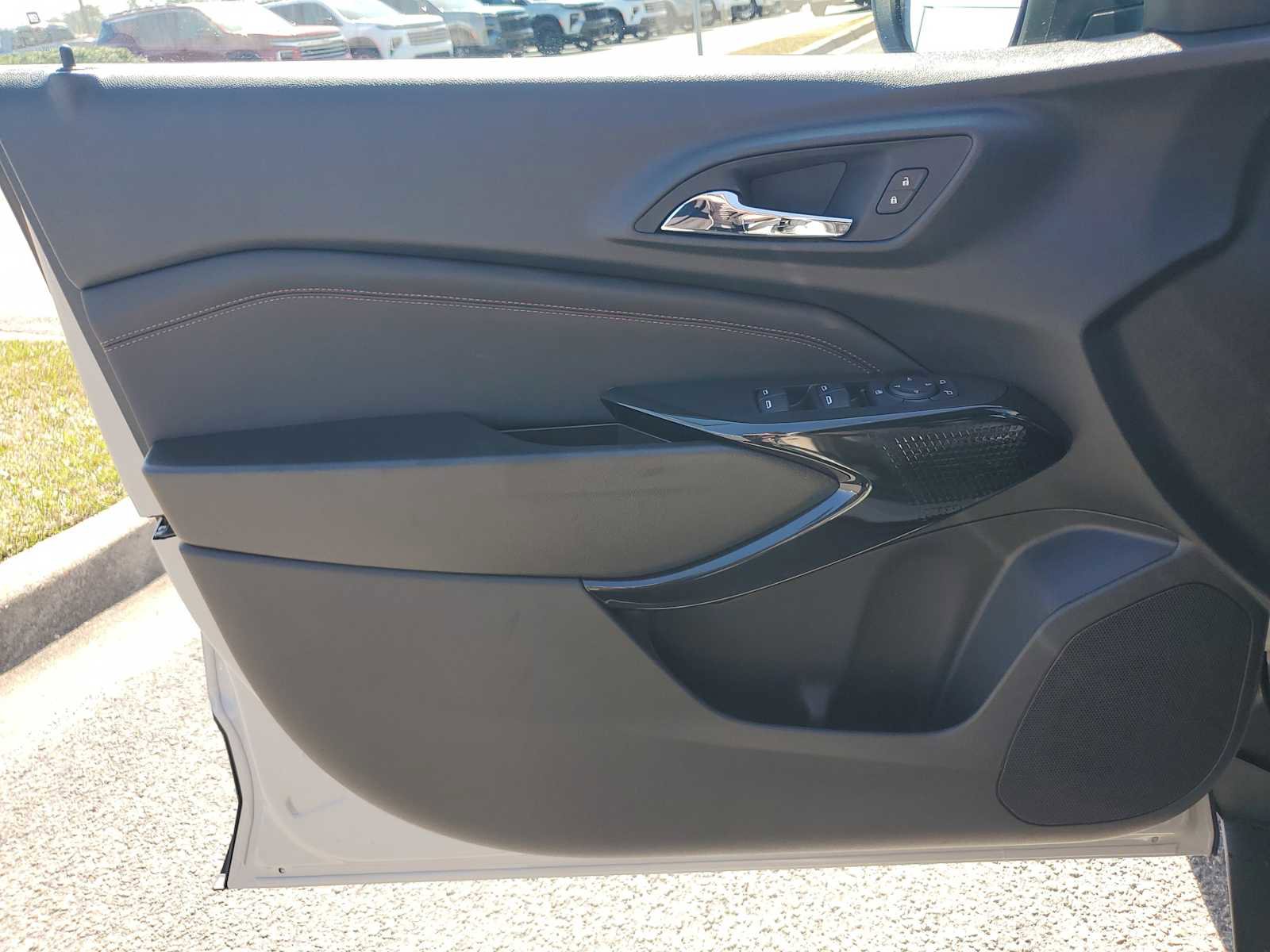 New 2026 Chevrolet Trax RS w/ Sunroof Package FWD image 15