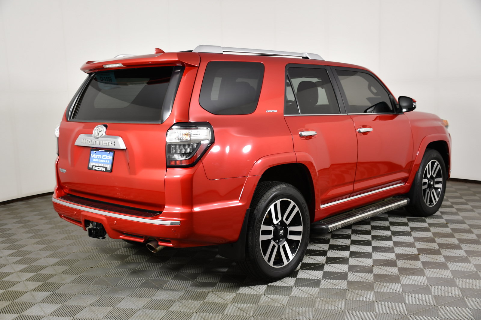 Used 2018 Toyota 4Runner Limited w/ Convenience Package AWD/4WD image 6