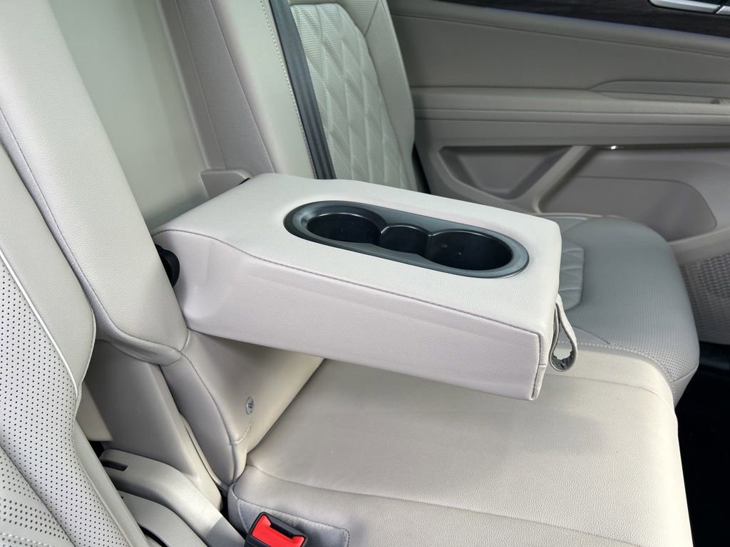 Certified 2025 Volkswagen Atlas SEL Premium R-Line image 54