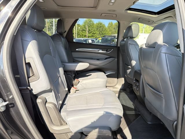 Used 2018 Buick Enclave Essence AWD/4WD image 16