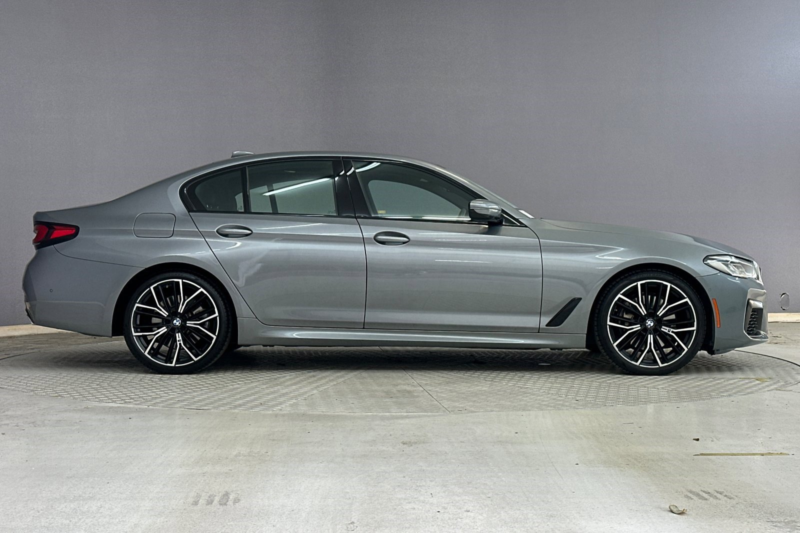 Certified 2023 BMW 540i w/ M Sport Package image 7