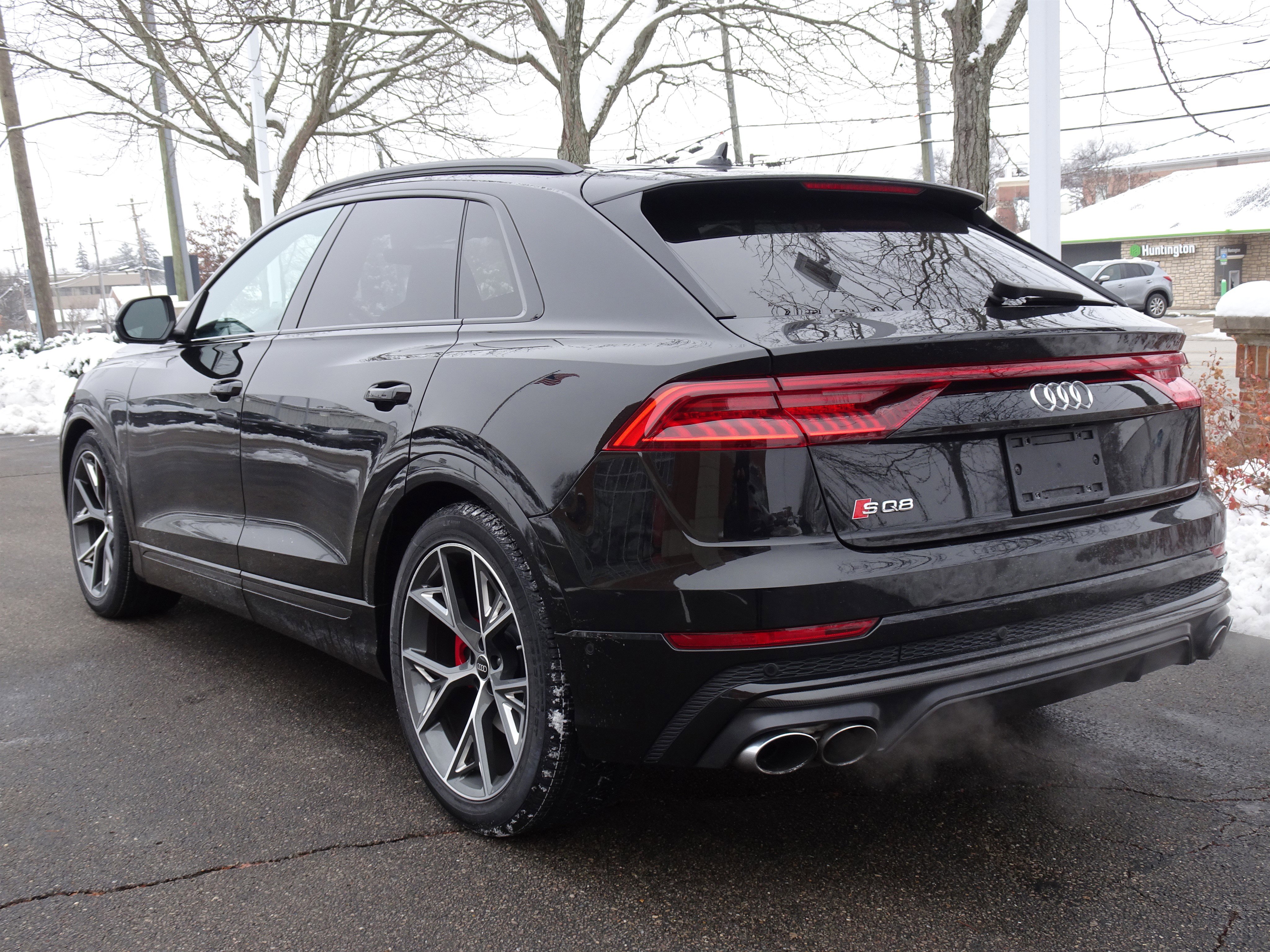 Certified 2023 Audi SQ8 Prestige w/ Prestige Package image 3