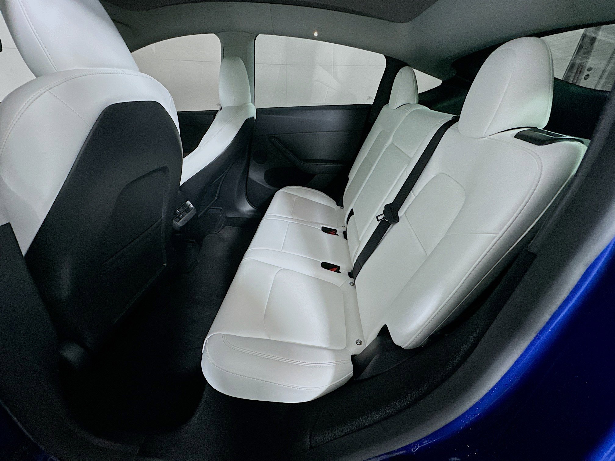 Used 2024 Tesla Model Y Performance image 27