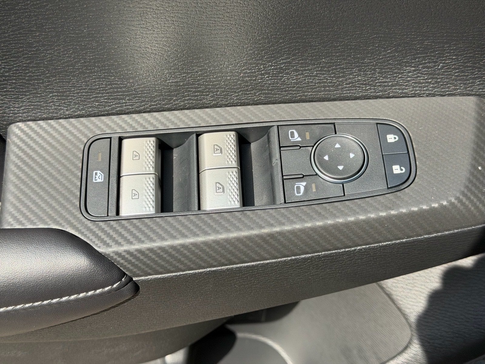 New 2026 Mitsubishi Outlander LE AWD/4WD image 21