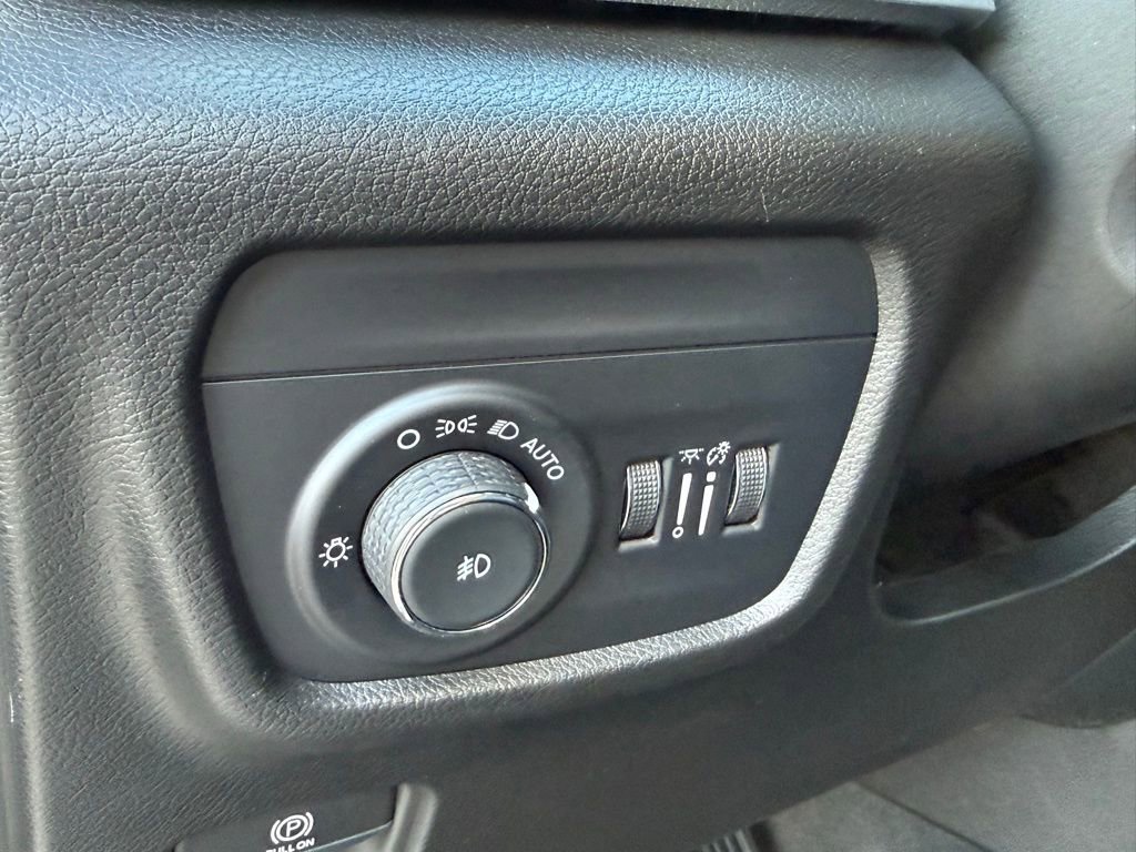 Used 2024 Jeep Grand Cherokee L Overland w/ Trailer Tow Package image 16