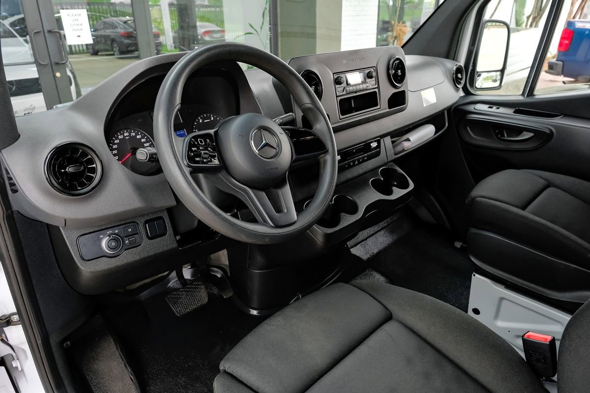 Used 2023 Mercedes-Benz Sprinter 2500 image 3