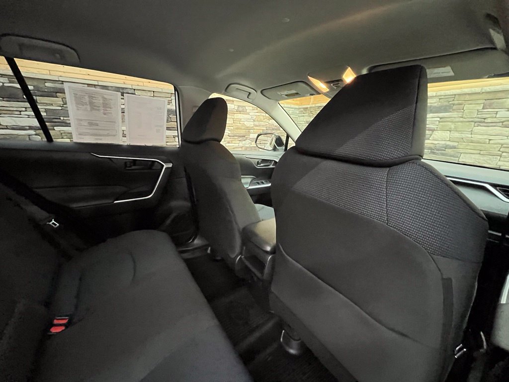 Used 2019 Toyota RAV4 LE w/ All Weather Liner Package AWD/4WD image 43