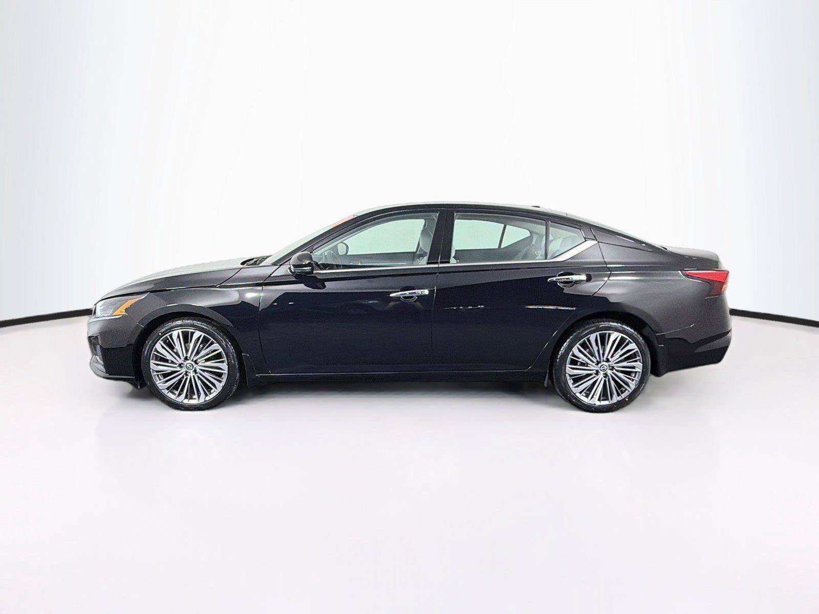 Used 2023 Nissan Altima 2.5 SL AWD/4WD image 8