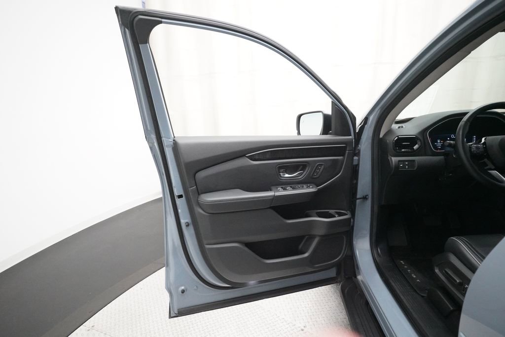 Certified 2024 Honda Pilot Elite image 29