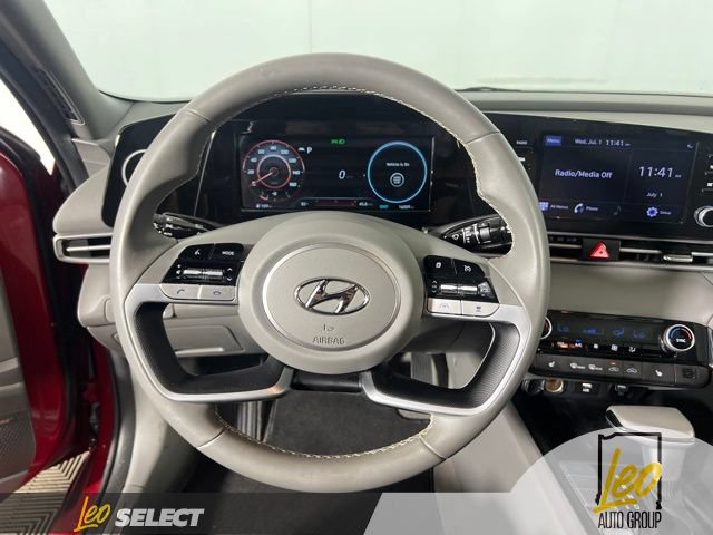 Used 2022 Hyundai Elantra SEL w/ Convenience + Premium Package FWD image 17
