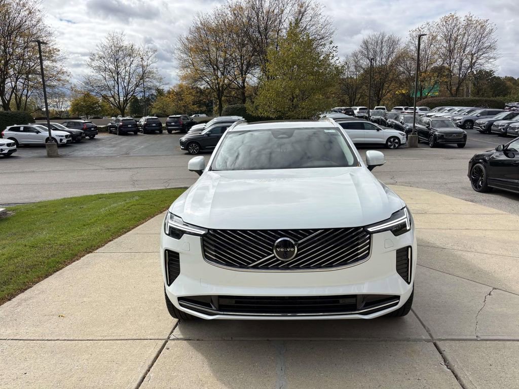New 2026 Volvo XC90 B6 Plus w/ Protection Package Premier image 2