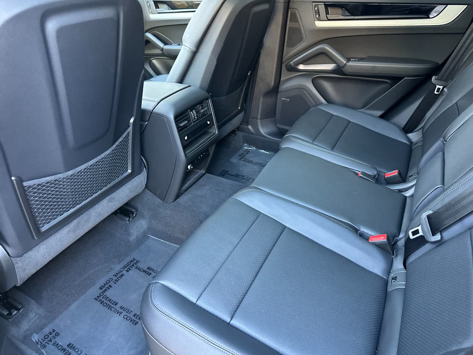 Certified 2025 Porsche Cayenne AWD/4WD image 13