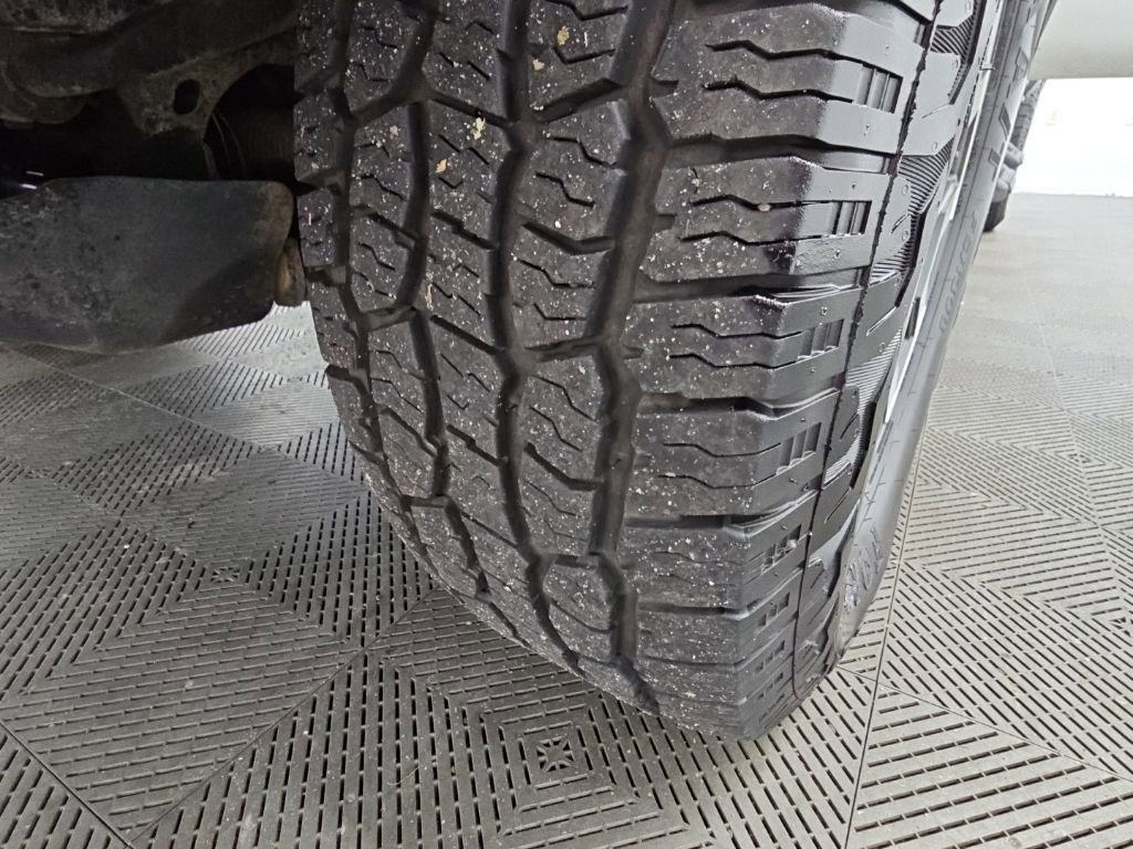 Used 2016 Toyota Tacoma TRD Off-Road w/ Towing Package AWD/4WD image 41