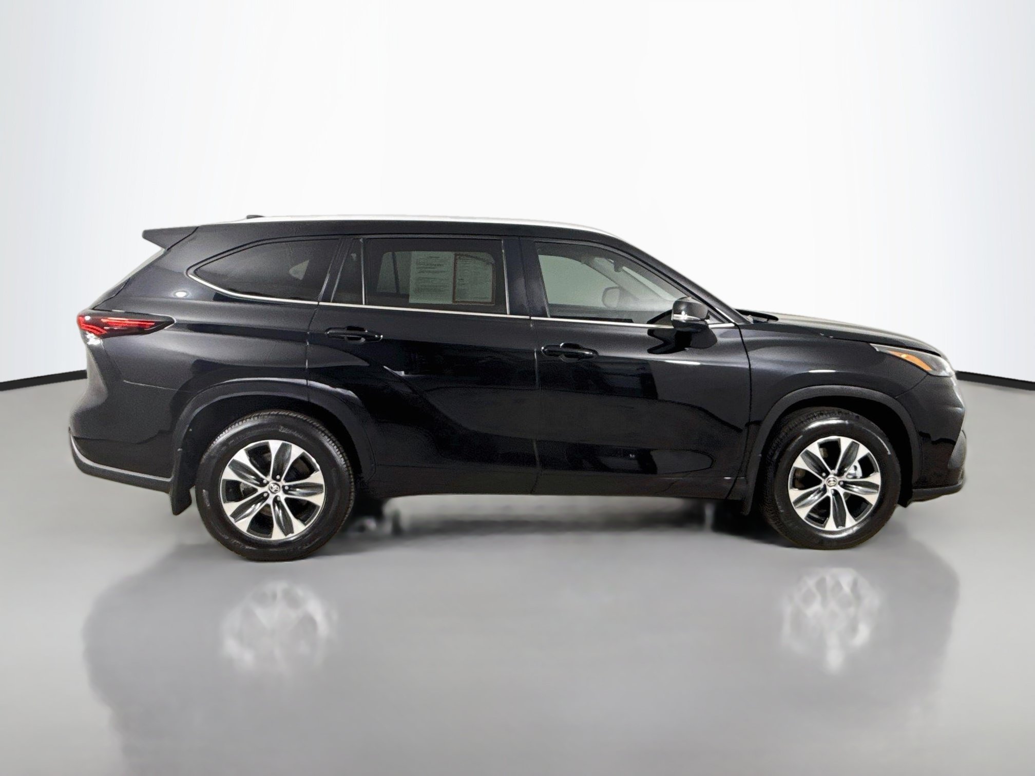 Certified 2026 Toyota Highlander XLE AWD/4WD image 8