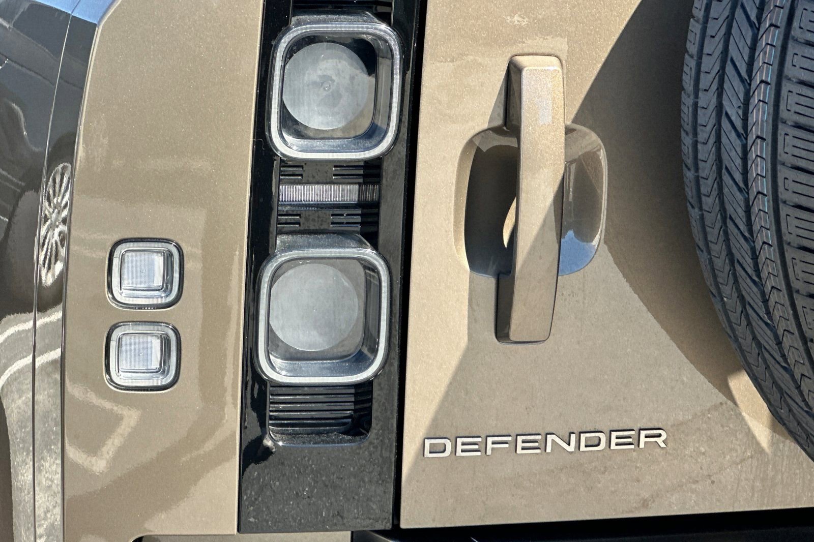 Used 2024 Land Rover Defender 110 X image 35