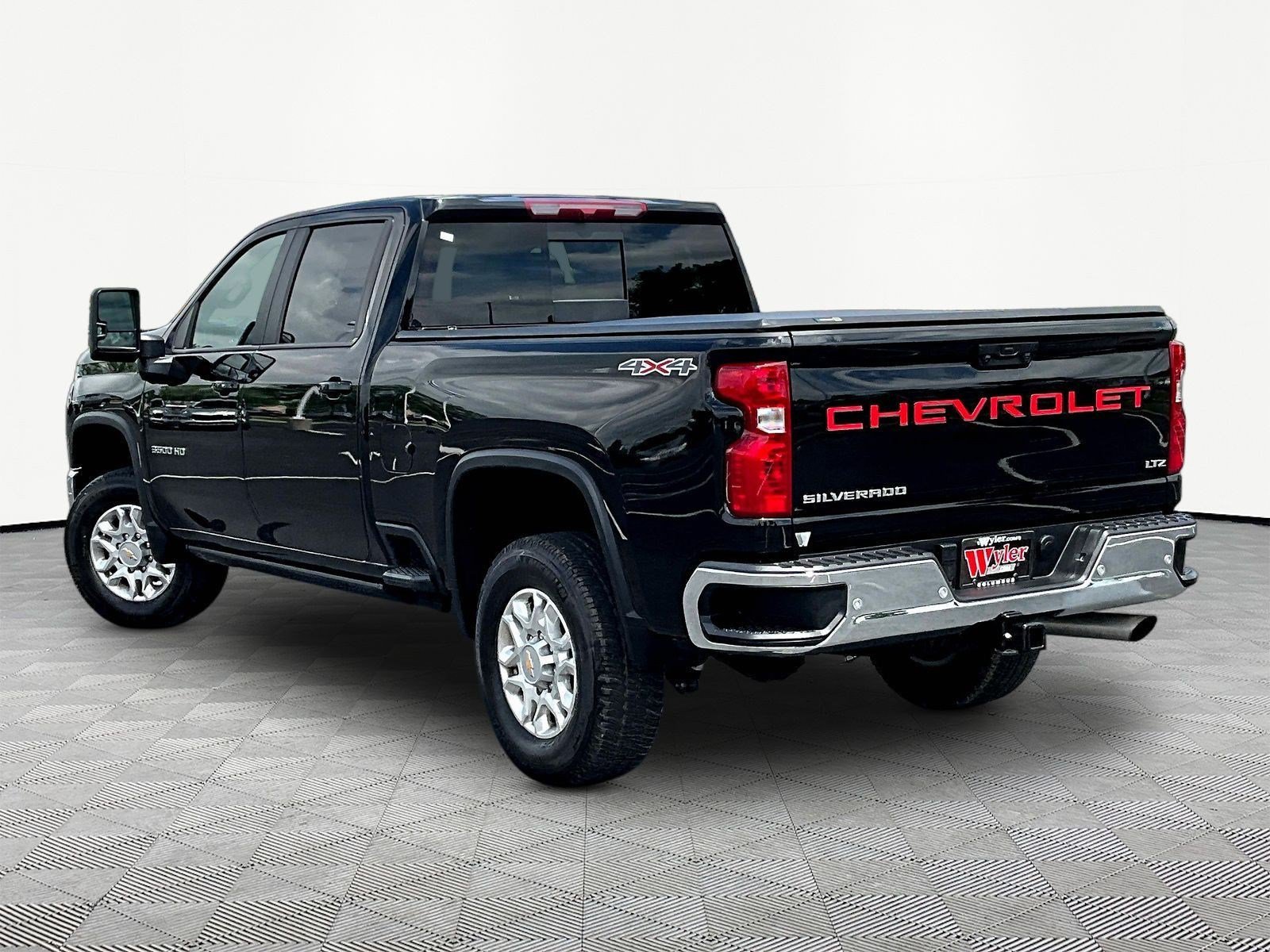 Used 2024 Chevrolet Silverado 3500 LT w/ All Star Edition AWD/4WD image 4